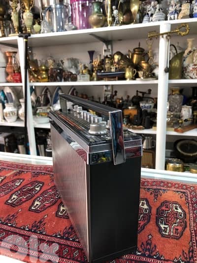 Vintage Blaupunkt Derby de Luxe portable Radio.