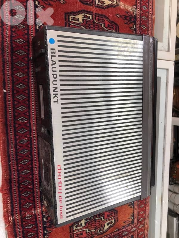Vintage Blaupunkt Derby de Luxe portable Radio. 1