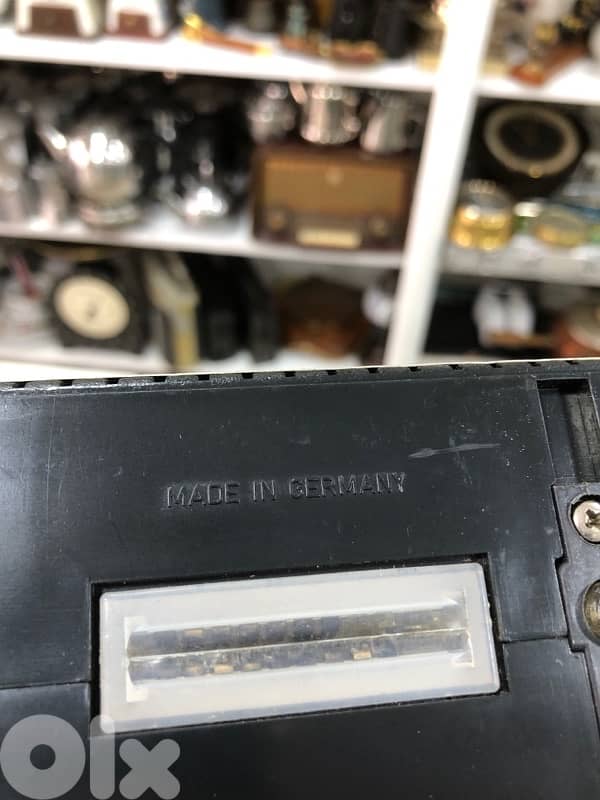 Vintage Blaupunkt Derby de Luxe portable Radio. 3