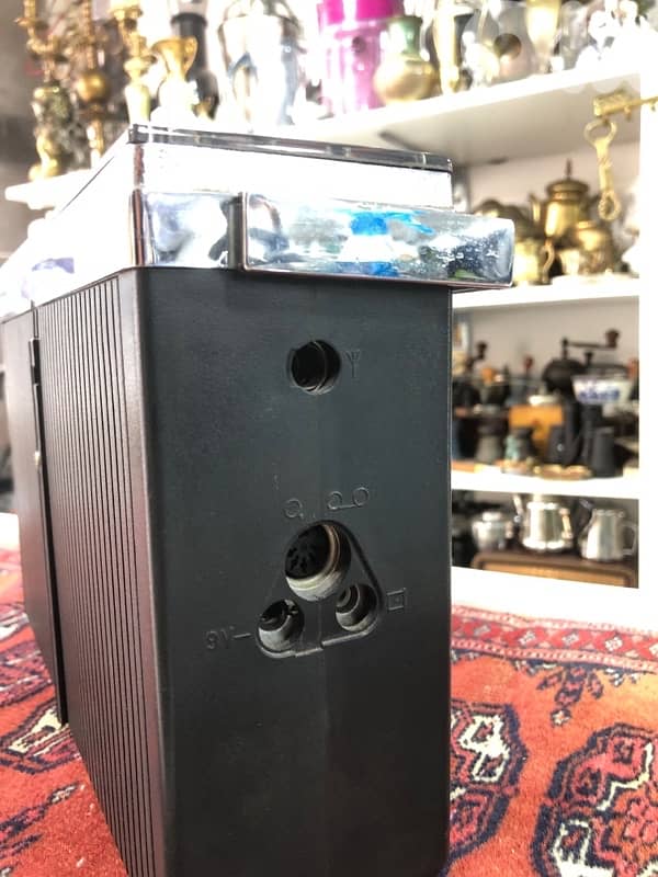 Vintage Blaupunkt Derby de Luxe portable Radio. 4