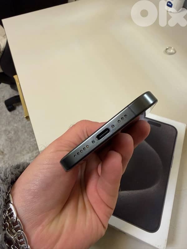 iphone 15 pro 128gb LIKE NEW ! 4