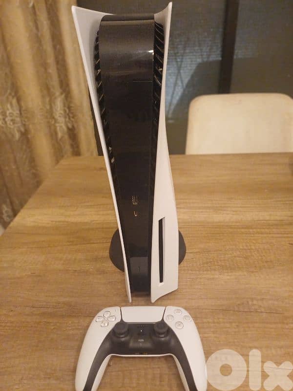 ps5+joystick and all cables very clean 1