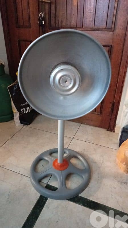 ٢ دفاية غاز + عامود بوق كهرباء 1