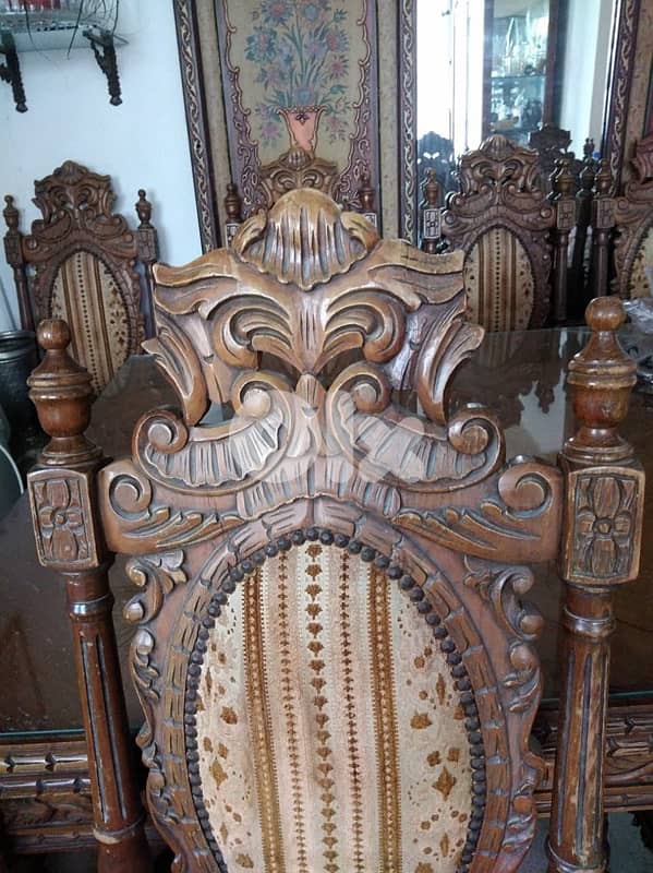 vintage dining room 10 chairs plus dressoir صالون قديم رائع الجمال 1