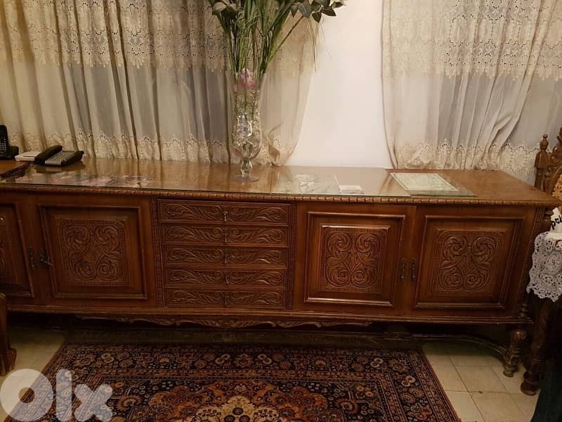 vintage dining room 10 chairs plus dressoir صالون قديم رائع الجمال 7