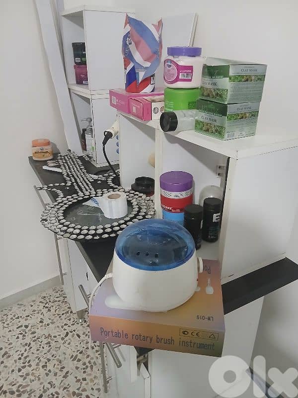 صالون حلاقة كامل للبيع 5