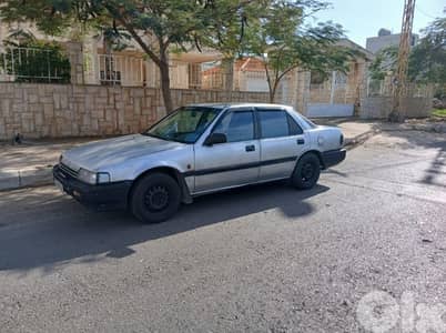 هوندا أكورد 1988