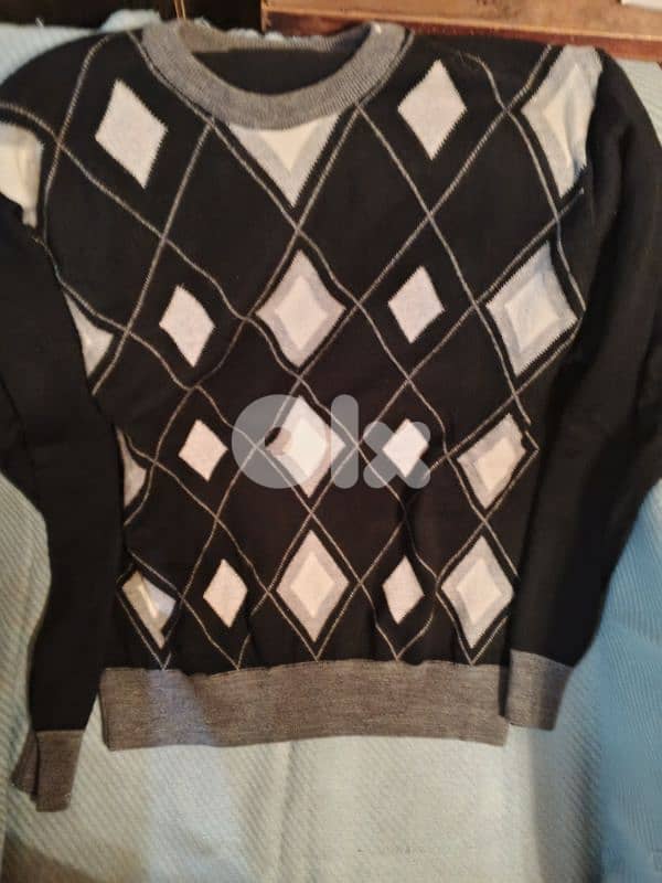 ثياب مستعملة بحالة جيدة 10