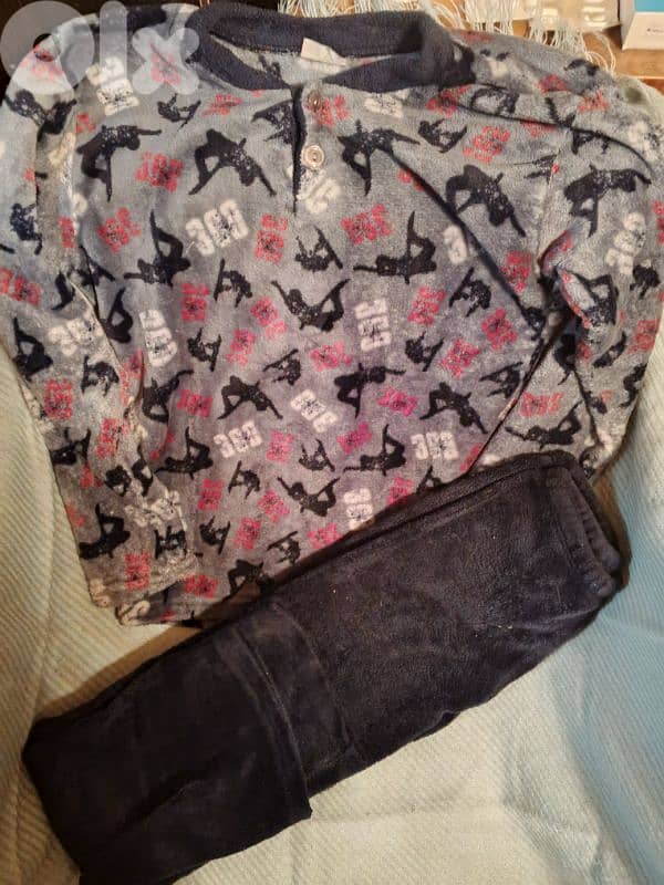 ثياب مستعملة بحالة جيدة 14