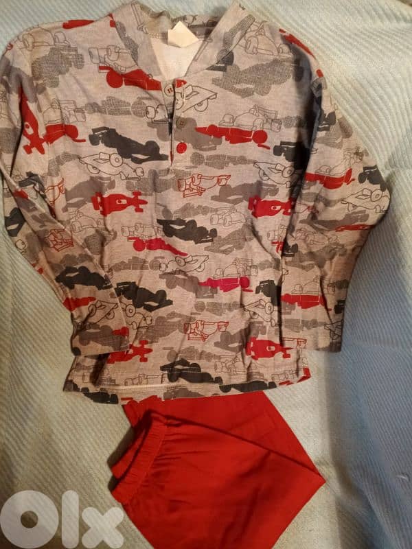 ثياب مستعملة بحالة جيدة 15