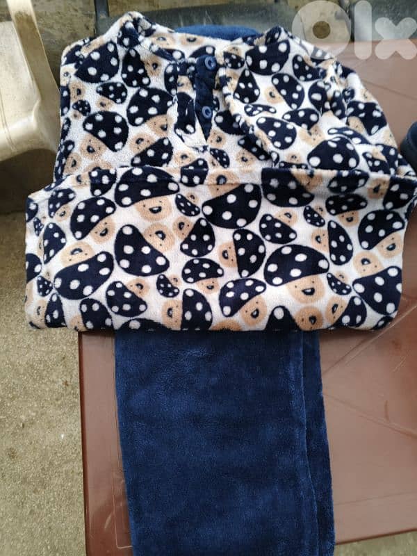 ثياب مستعملة بحالة جيدة 19