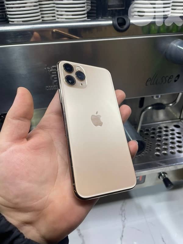 iphone 11 pro 2