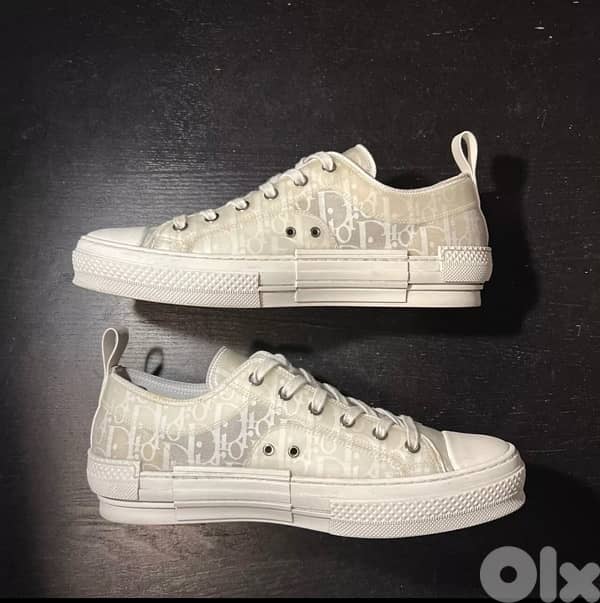 Christian Dior  B23 1