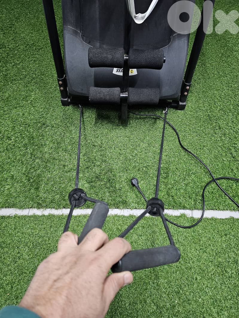 Treadmill with a vibration belt attachment - مكنة مشي 6