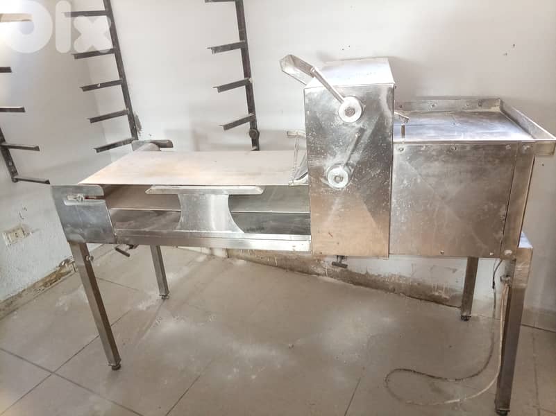 بيع عدة فرن، و مطعم، قلاية، شواية، وعجانة ،رقاقة، فرن 1