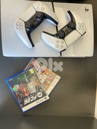 ps5 with 2 controllers, fc 26 & Gta 5