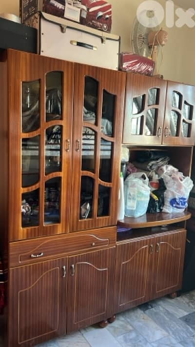 خزانة كبيرة خشب للمونة او الأغراض