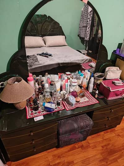 Complete 5-piece bedroom set