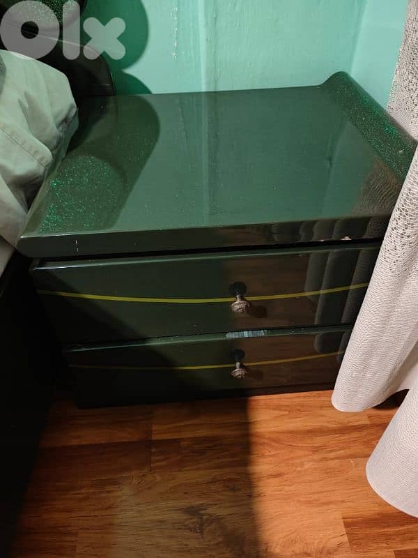 Complete 5-piece bedroom set 1