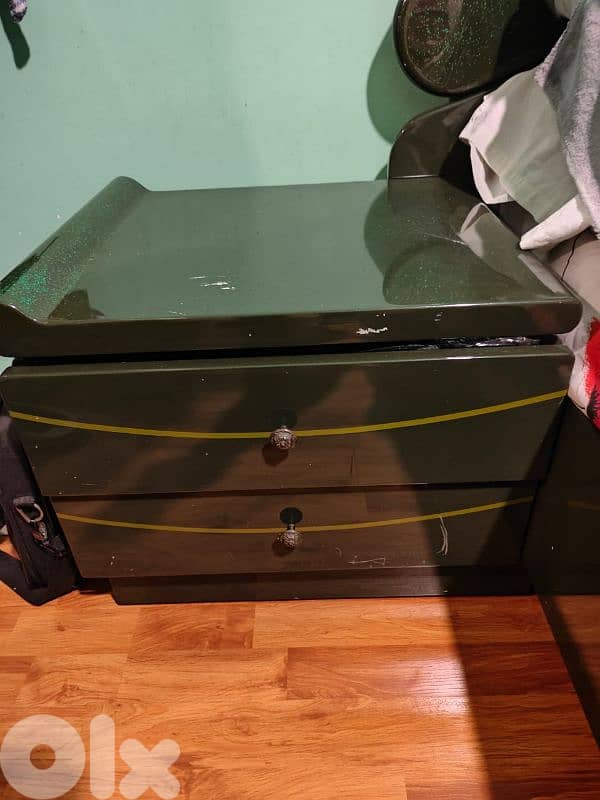 Complete 5-piece bedroom set 3