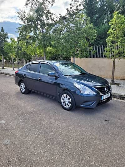 Nissan Versa 2015