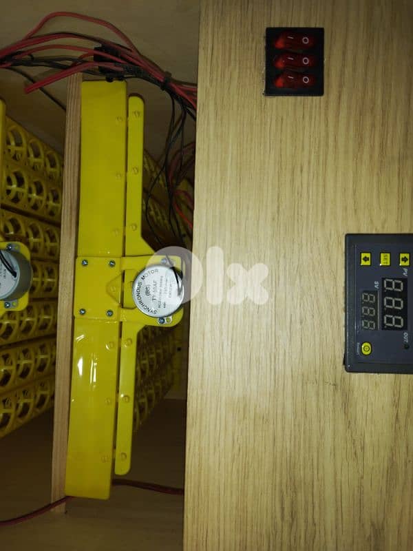 incubators فقاسة اوتوماتيك 3