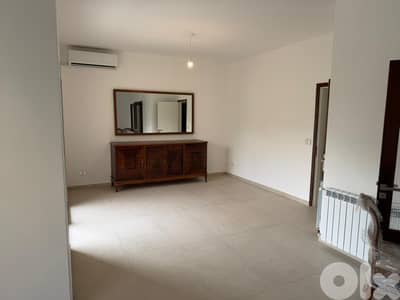 Horsh Tabet/Bright Apartment for Rent حورش تابت/شقة تم تجديدها للإيجار