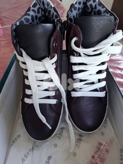 حذاء بناتي جديد نمرة ٣٣