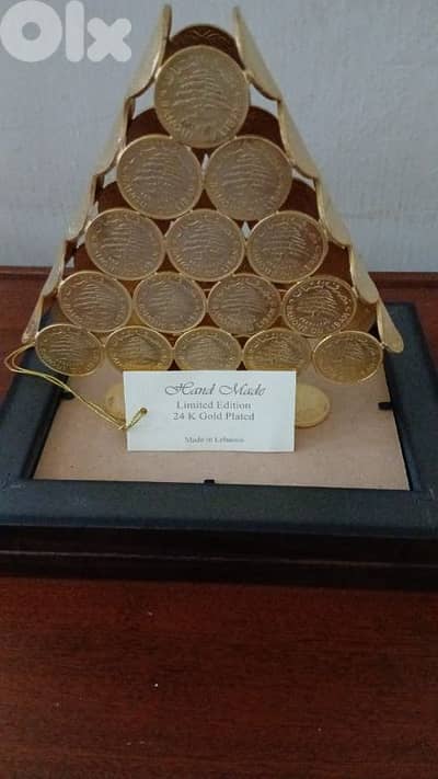 ارزة من ليرات لبنانية