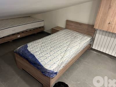 تخت مفرد مع وحده كمود جديدة من المعمل بافضل الاسعار