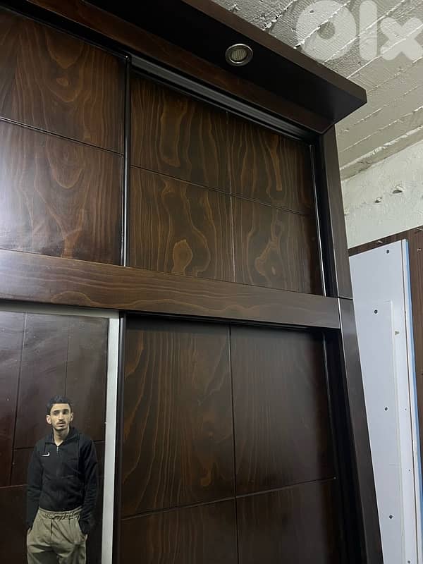 غرفة نوم ملبسة قشرة سنديان مستعملة شبه جديدة 4