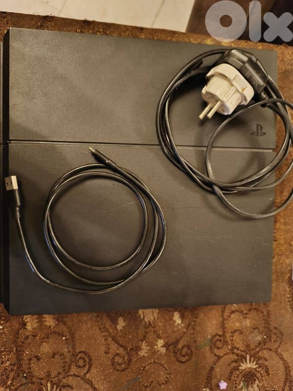 ps4 3 controllers and 5 cds 1