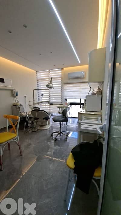 SUPER CATCH ! SPACIOUS CLINIC IN CLEMENCEAU | DECORATED | HAMB-331