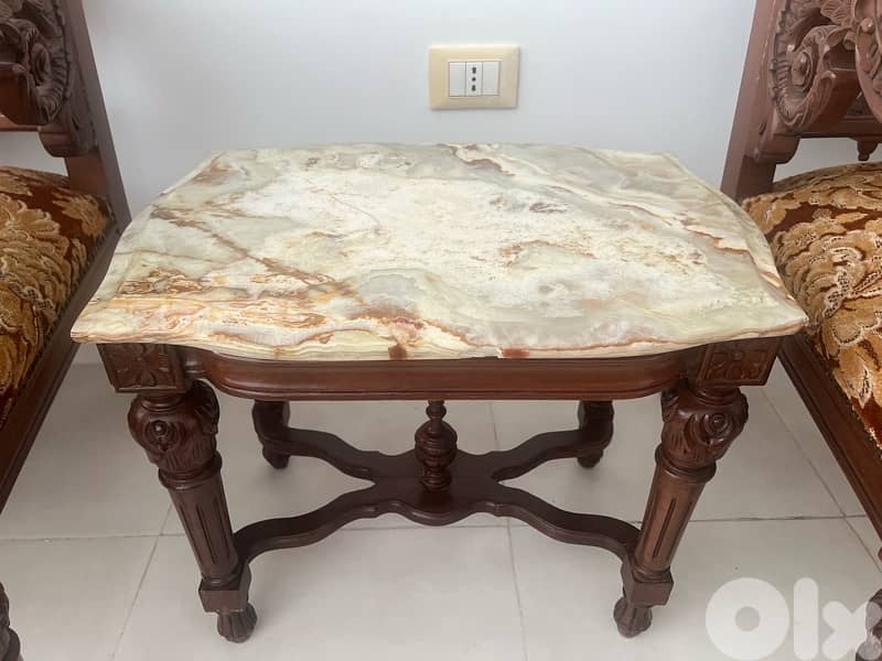 Classic antique style living room set 1