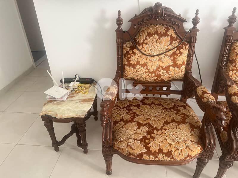 Classic antique style living room set 6