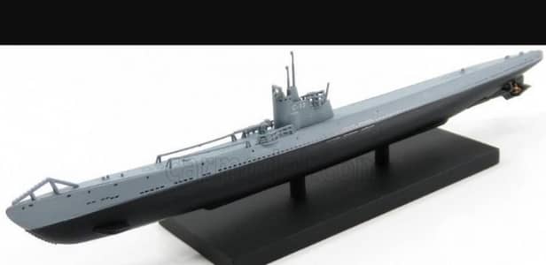 Soviet Navy S-Class Submarine (S-13) model scale 1/350.