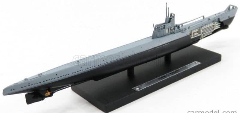 Soviet Navy S-Class Submarine (S-13) model scale 1/350. 2