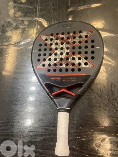 AT10 “Agustín tapia” 18k racket 2025