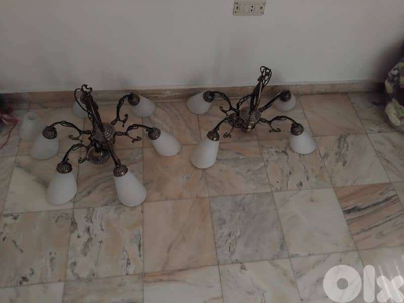 black tv unit used like new + 2 modern chandelier 1