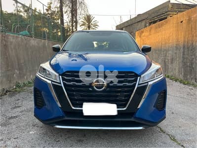 Nissan Kicks (like brand new)(low mileage)