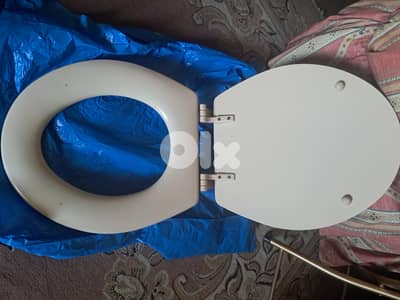 bathroom  غطاء كرسة حمام مستعمله خشب