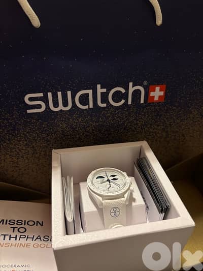 Omega x Swatch Special Edition Mission to Earthphase Moonshine Gold