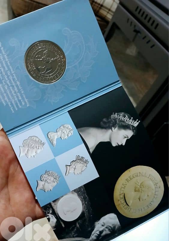Rare queen Elizabeth medaL big size 4 cm New قلادة من النوادر  بل علبة 1