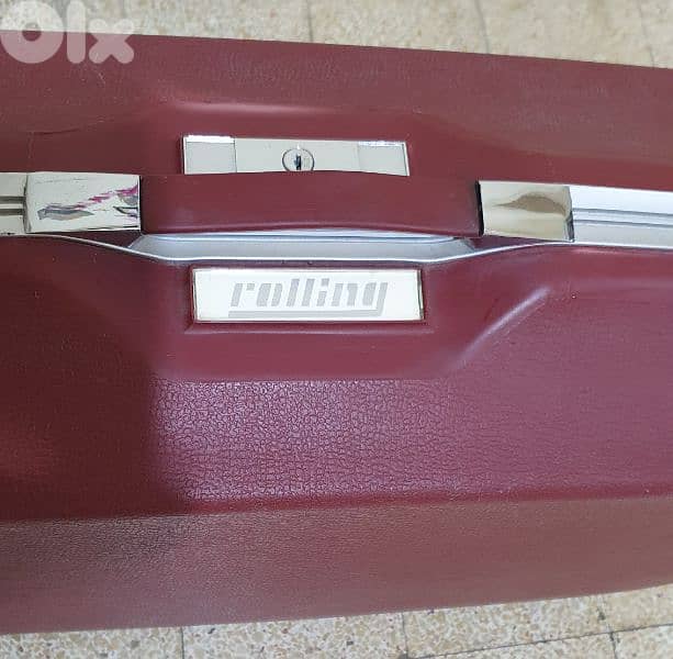 شنطة  سفر  قديم  كتير  نضيف  شبه  جديد  ماركة  رولينغ ٢٠ دولار  بيروت 6