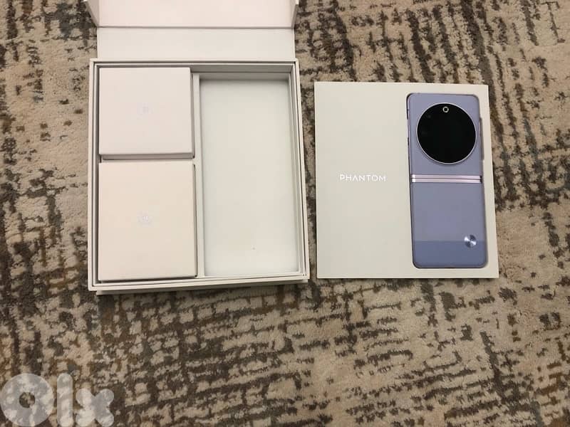 Tecno phantom V flip 1