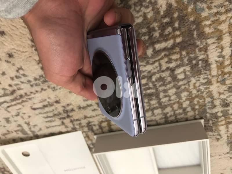 Tecno phantom V flip 2