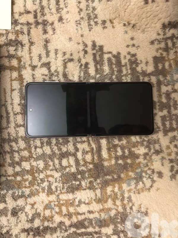 Tecno phantom V flip 8