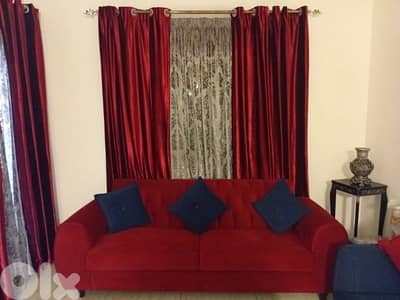 صالون للبيع