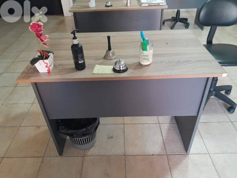 مكاتب وكراسي 4
