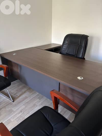 طقم مكتب شبه جديد للبيع
